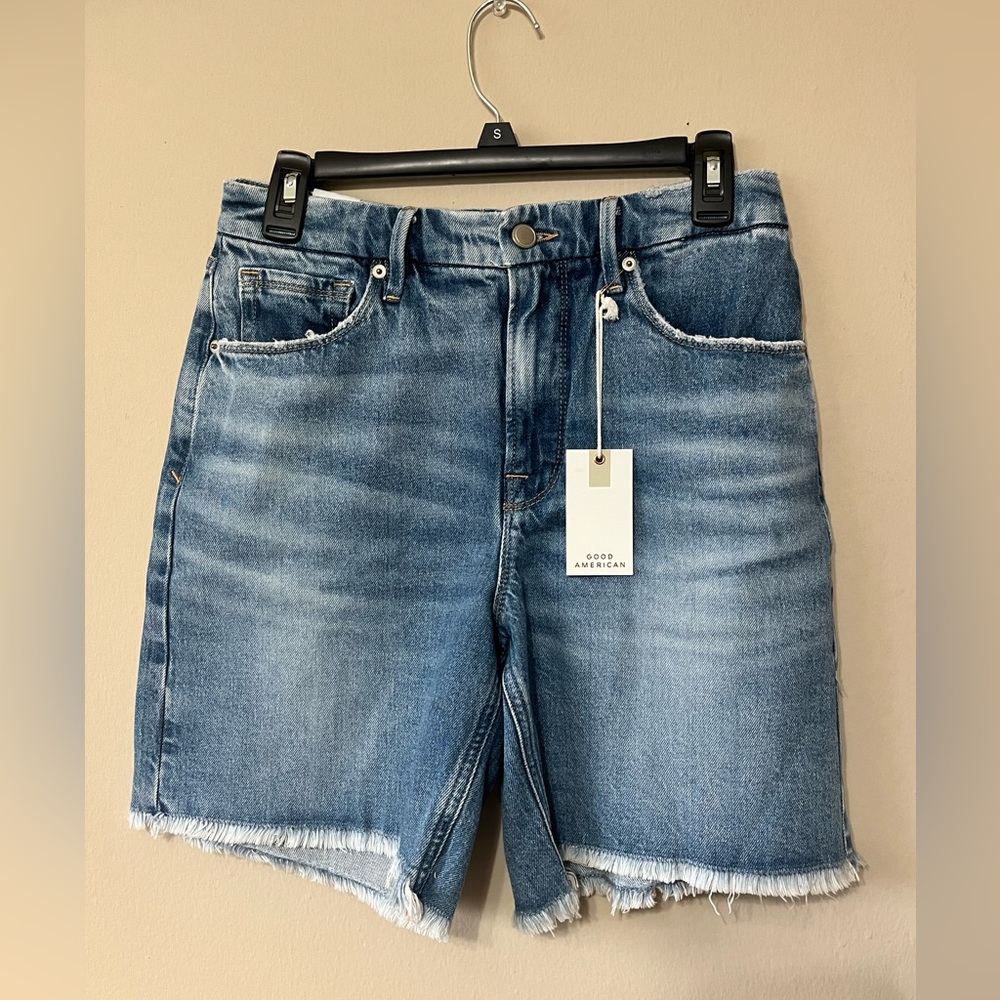 NWT Good American Good 90’s Bermuda Shorts Size 4/27